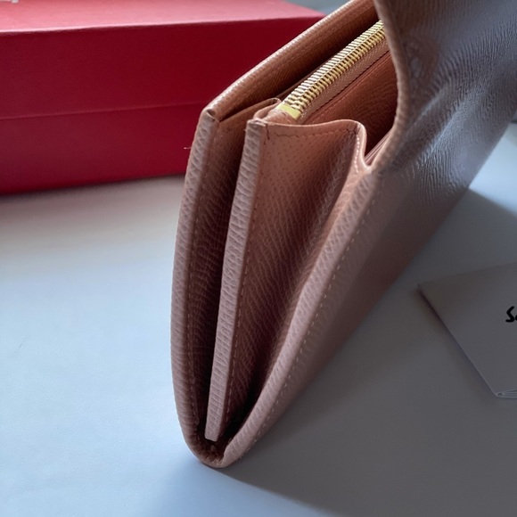 Salvatore Ferragamo Icona Continental Wallet - Picture 10 of 13
